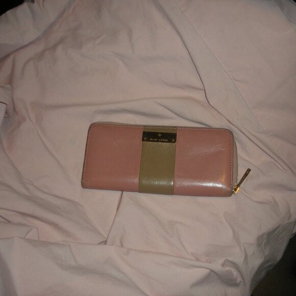 Marc Jacobs Tan/Dark Peach Wallet - Picture 1 of 3